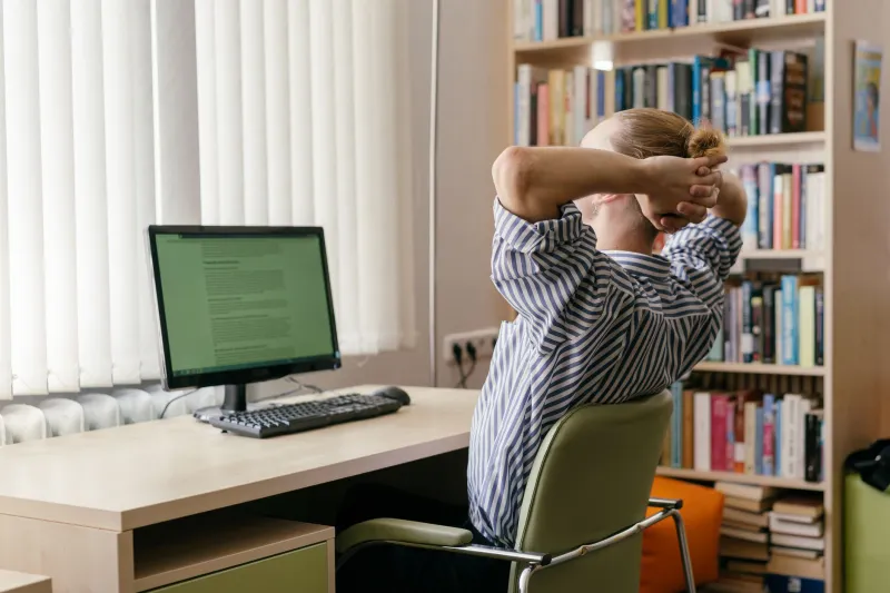Click Next to Confirm You Are Aware That Scissors Are Sharp: Britain's E-Learning Industrial Complex